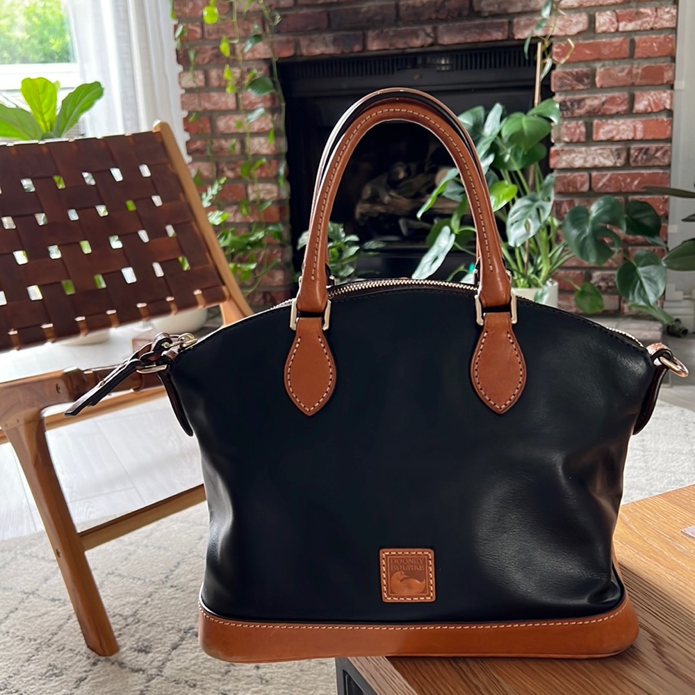 Classic Dooney & Bourne Genuine Leather Handbag Purse Zip Satchel Crossbody